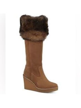 NWOB UGG Valberg Tan Suede Wedge Boots with Fur Trim Sz 6M